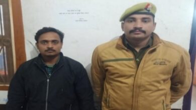 Photo of यूपी पुलिस अपराध व अपराधिओं पर निरंतर अंकुश लगाने मे जुटी हुई है