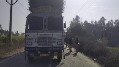 Photo of उत्तर प्रदेश की जनता ओवरलोड वाहनों से परेशान प्रशासन नहीं कर रहा कोई कार्यवाही