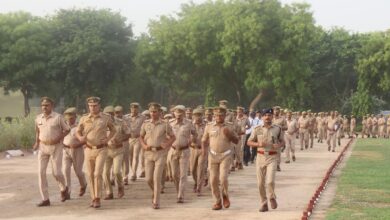 Photo of वरिष्ठ पुलिस अधीक्षक फिरोजाबाद द्वारा रिजर्व पुलिस लाईन में शुक्रवार परेड की ली गई सलामी 