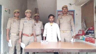 Photo of थाना दक्षिण पुलिस टीम द्वारा एक अभियुक्त अहतशाम को अवैध असलहा सहित किया गया गिरफ्तार 