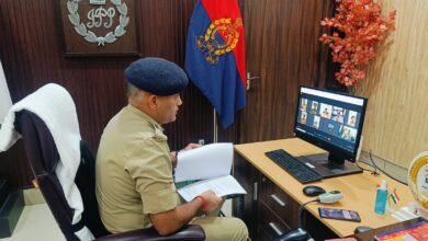 Photo of पुलिस अधीक्षक हरदोई द्वारा गूगल मीट के माध्यम से डीजीपी महोदय परिपत्र के निर्देशानुसार पुलिस अभिरक्षा में होने वाली मृत्यु, प्रताड़ना की घटनाओं की प्रभावी रोकथाम के संबंध में अवगत कराया गया व कांवड यात्रा, जनसुनवाई करने के संबंध में दिशा-निर्देश दिए गए