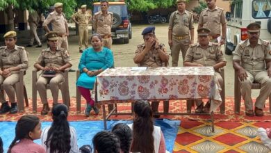 Photo of ऑपरेशन जागृति के अंतर्गत लल्लू सिंह इण्टर कॉलेज में पुलिस अधीक्षक ने विद्यार्थियों को किया जागरूक