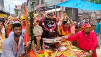 Photo of कालिका देवी मंदिर से चलकर श्री मंशेस्वर नाथ मंदिर तक नगर की मातृशक्ति के द्वारा भव्य कलश यात्रा संपन्न 