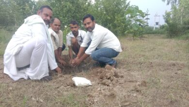 Photo of वन महोत्सव कार्यक्रम के तहत ग्राम वहसी में समाज सेवी अमित यादव ने किया वृक्षारोपण