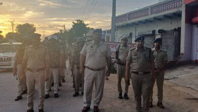 Photo of रेवाड़ी पुलिस व आरपीएफ के जवानो ने कोसली में निकला फ्लैग मार्च