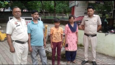 Photo of आपरेशन मुस्कान के तहत रेवाड़ी पुलिस ने 12 साल के बच्चे को किया परिजनों के हवाले