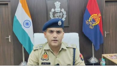 Photo of पीड़ित को न्याय दिलाना पुलिस का पहला कर्तव्य-एसपी नीरज जादौन ,दरोगा गोपाल मणि मिश्र को किया सस्पेंड 