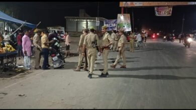 Photo of कस्बा घिरोर में पुलिस ने चलाया संदिग्ध व्यक्ति व वाहन चेकिंग अभियान