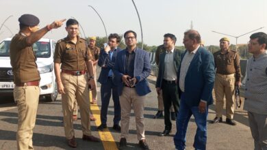 Photo of जिलाधिकारी और वरिष्ठ पुलिस अधीक्षक ने दुर्घटना बाहुल्य कटों का किया निरीक्षण, दिए आवश्यक निर्देश।