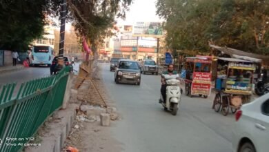 Photo of हादसों को निमंत्रण दे रहा सड़क पर टूटा डिवाइडर का एंगल