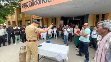 Photo of अग्निशमन अधिकारी द्वारा महाराजा तेज सिंह जिला अस्पताल में मौक ड्रिल कराया गया।