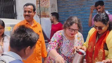 Photo of शाहजहांपुर में ज्येष्ठ के पहले बड़े मंगल पर संकट मोचन मंदिर में भक्ति और सेवा का संगम