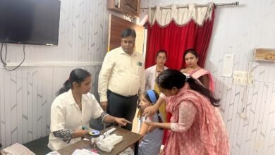 Photo of डिप्थीरिया से बचाव को चले अभियान में 70,015 छात्र-छात्राओं के लगाए गए टीके 