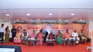 Photo of माननीय राज्यपाल महोदया ने किया महिला बैरक का निरीक्षण व आँगनबाड़ी केंद्रों को किट वितरण