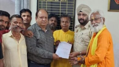 Photo of सहायक पुलिस आयुक्त से हिन्दू महासभा और रेहड़ी पटरी दुकानदारों को मिला न्याय का भरोसा – बी एन तिवारी