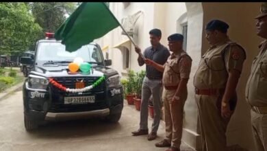 Photo of पुलिस अधीक्षक डॉक्टर यशवीर सिंह ने दिखाई हरी झंडी आधुनिक नई गाड़ियों को