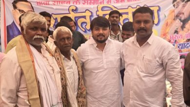 Photo of मईपुर जिला पंचायत के अंतर्गत आज ग्राम दलेलपुर में मुख्यअतिथि के रूप मे शरबत वितरण