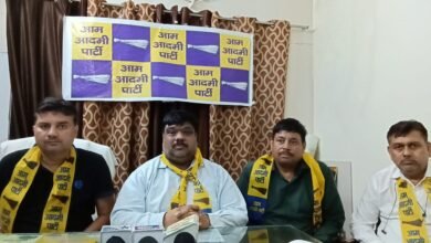 Photo of यूपी में 27000 सरकारी स्कूल बंद करने का विरोध आप नेता बोले एक साल में 8 लाख बच्चों ने छोड़ी सरकारी स्कूलों की पढ़ाई