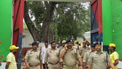 Photo of पी.सी मीणा (आई.पी.एस.) पुलिस महानिदेशक/महानिरीक्षक, कारागार प्रशासन एवं सुधार सेवाएं उत्तर प्रदेश द्वारा जिला कारागार अलीगढ़ का आकस्मिक निरीक्षण