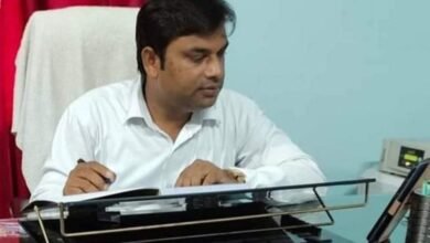 Photo of सर्वोदय विद्यालय में नौकरी लगवाने के नाम पर लाखों का खेल करते पूर्व प्रधानाचार्य विद्या प्रकाश