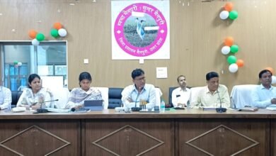 Photo of जिलाधिकारी ने विकास कार्यक्रमों की, मुख्यमंत्री डैशबोर्ड की समीक्षा बैठक की