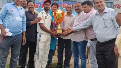 Photo of सी सी सी को 76 रनों से हराकर प्लेयर चॉइस ने मिस्टर खान ट्रॉफी जीती