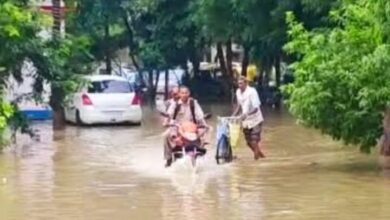 Photo of कन्नौज: जलभराव से लोगों को भारी परेशानी,गंगा का जल स्तर खतरे के निशान के करीब।