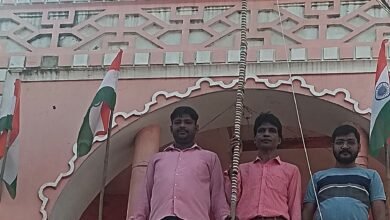 Photo of उत्तर प्रदेश उधोग व्यापार संगठन शाहाबाद हरदोई ने १५अगस्तके पर्व को नगर पालिका के धन्टा घर पे झण्डा फहराया