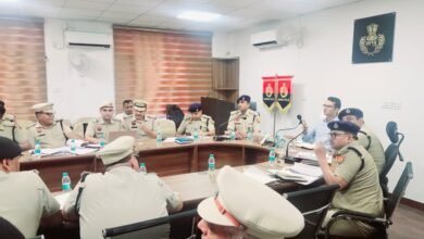 Photo of अपराधियों पर सख्त कार्रवाई करें, भ्रष्टाचार बर्दाश्त नहीं होगा – पुलिस अधीक्षक हेमेंद्र कुमार मीणा