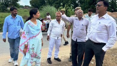 Photo of भूमि विवादों के प्रकरण में पुलिस, राजस्व संयुक्त टीम मौके पर जाकर करे शिकायत का निस्तारण- जिलाधिकारी।