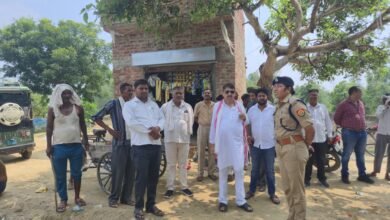 Photo of बाढ़ से प्रभावित हुए विभिन्न ग्रामो मे स्थिति का जायजा लेने तथा मदद करने पहुंचे पूर्व जिला पंचयात अध्यक्ष वीरेंद्र पाल सिंह यादव तथाउनके बेटे अजय प्रताप सिंह यादव ग्राम प्रधान अभय यादव