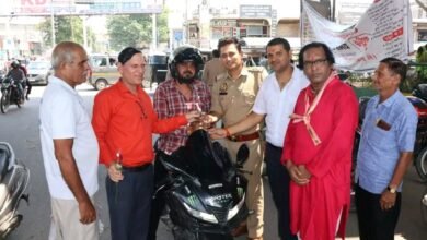 Photo of यातायात जागरूकता सप्ताह के चौथे दिन गोवर्धन चौराहे पर चलाया गया अभियान