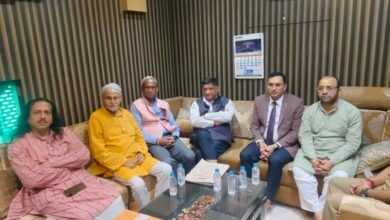 Photo of ठाकुर श्री बांके बिहारी जी मन्दिर हाई पावर्ड मैनेजमेंट कमेटी वृन्दावन, मथुरा की बैठक श्री बांके बिहारी जी मंदिर परिसर/प्रांगण में सम्पन्न