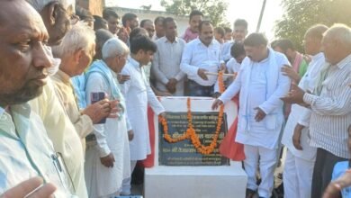 Photo of विधायक तेज प्रताप यादव ने ग्राम सोथरा, निवहरा, नगला भगवान ग्रामों में सी •सी •रोड का लोकार्पण किया|