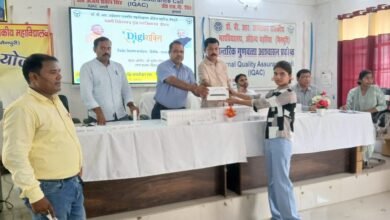 Photo of डॉ. भीमराव आंबेडकर राजकीय महाविद्यालय में छात्र-छात्राओं को डिजी शक्ति टेबलेट वितरित किए गए
