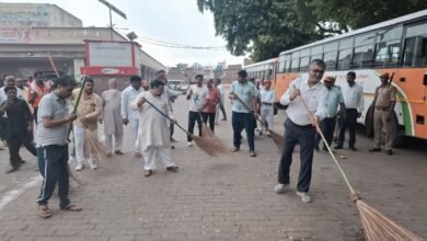 Photo of पीएम मोदी के जन्मदिन पर भाजपा सासंद ने स्वच्छता के नायकों को सम्मानित कर, वृक्षारोपण किया।