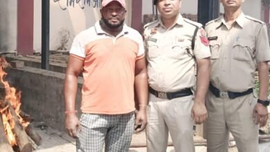 Photo of लावारिस शव का अंतिम संस्कार, पुलिस और मानवाधिकार परिषद ने निभाई जिम्मेदारी