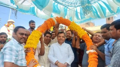 Photo of कैबिनेट मंत्री ठाकुर जयवीर सिंह ने महाराजा अग्रसेन की प्रतिमा पर किया माल्यार्पण