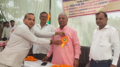 Photo of विधायक श्री चेतराम जी ने माँ शारदे के समक्ष दीप प्रज्जवलित कर व शहीद भगत सिंह जी की प्रतिमा पर पुष्पांजलि अर्पित कर कार्यक्रम का शुभारम्भ किया। 