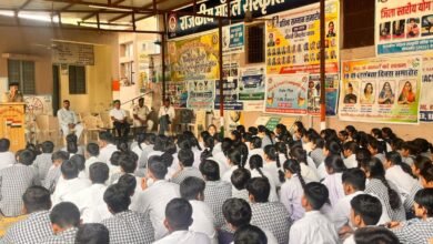 Photo of रेवाड़ी पुलिस का साइबर जागरूकता अभियान जारी, स्टूडेंट्स और स्टाफ को किया जागरूक