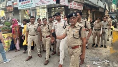 Photo of थाना प्रबंधक व चौकी प्रभारियों ने किया पैदल गश्त, सुरक्षा व्यवस्था का लिया जायजा