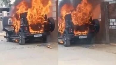 Photo of लेडी लॉयल अस्पताल परिसर में खड़ी कार में अचानक लगी भीषण आग