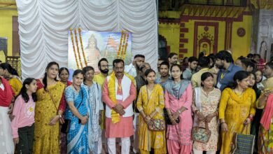 Photo of लखीमपुर खीरी में पहली बार धूमधाम से मनी देव दीपावली, सेठ घाट पर 11 हजार और रघु मंदिर में 5100 दीपों से जगमगाया नगर।