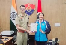 Photo of 23 वीं एशियन मास्टर्स एथलेटिक्स चैंपियनशिप में एएसआई रचना ने जीता ब्रॉन्ज मेडल, एसपी रेवाड़ी श्री हेमेंद्र कुमार मीणा ने बधाई देते हुए उज्जवल भविष्य की दी शुभकामनाएं।