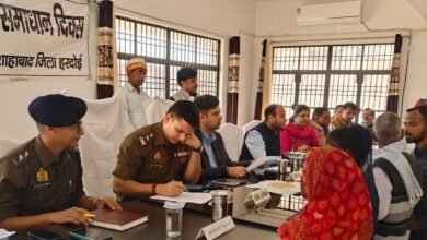 Photo of छूटे पात्र लाभार्थियों को चिन्हित करें और उन्हें पात्रता के आधार पर सभी कल्याणकारी योजनाओं से लाभान्वित करायें:- जिलाधिकारी