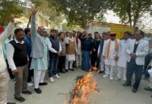 Photo of राहुल गांधी के बयान के खिलाफ भाजपा का विरोध प्रदर्शन, रेवाड़ी में फूंका पुतला