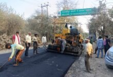 Photo of मिलिट्री इंजीनियरिंग सर्विसेज के सहायक दुर्ग अभियंता श्री भगत सिंह जी की देखरेख में इस रोड की रिपेयरिंग को पूरा