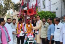 Photo of शाहजहांपुर पहुँची PDA सपा बाइक मिनी रथ यात्रा का जिलाध्यक्ष तनवीर खां ने स्वागत सम्मान