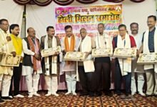 Photo of बाथम वैश्य महासभा का भव्य वार्षिकोत्सव एवं होली मिलन समारोह सम्पन्न, मेधावियों और कार्यकर्ताओं का हुआ सम्मान