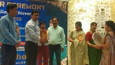 Photo of सिटी पब्लिक स्कूल के मेधावियों का भव्य सम्मान: जिलाधिकारी ने सैनिक स्कूल में चयनित छात्रों को सराहा